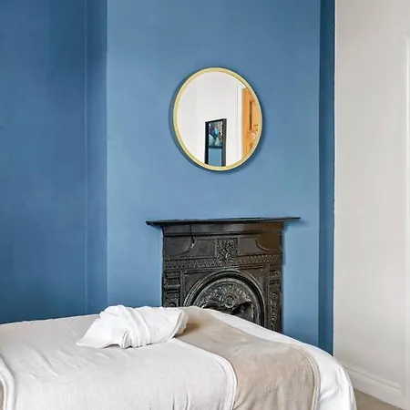 Modern 2 Bed Flat On Bristols Iconic Harbourside דירה בריסטול